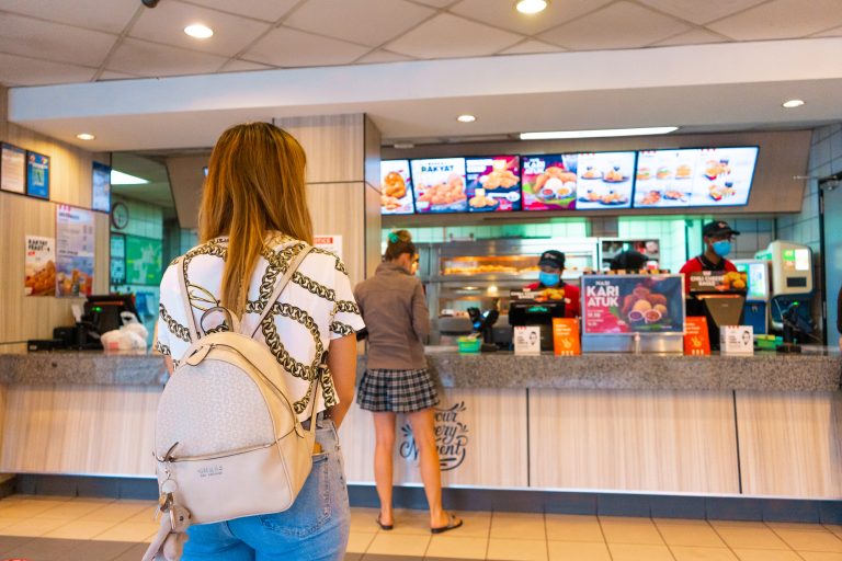 What is Digital Signage: Introduction to Digital Signage Solution in Malaysia