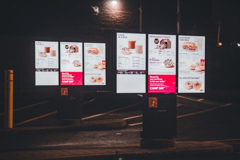 5 Reasons Why You Need A Digital Menu Board for Cafe & Restaurants (QSR) in Malaysia